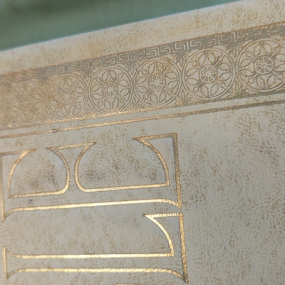 Large Vintage Holy Bible - Picture 14 of 16